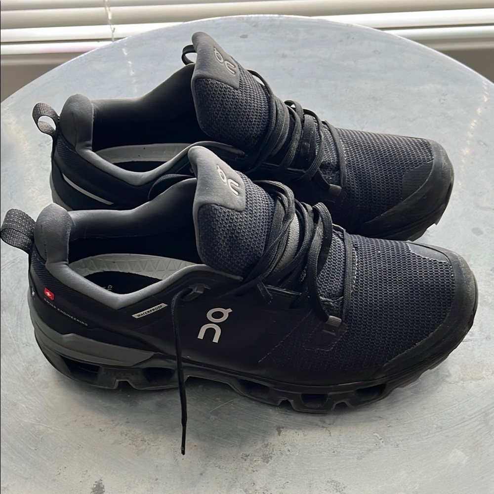 On Running Women’s Athletic Shoes in Black